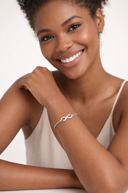 Elira 925 Sterling Silber Armband mit Infinity Symbol – Figaro Kette  Hochglanzpoliert